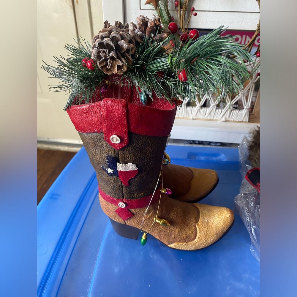 Texas Cowboy Boot Light-up Christmas Decor - Picture 3 of 7